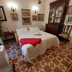 Antiques Lover\'S Flat, Florence