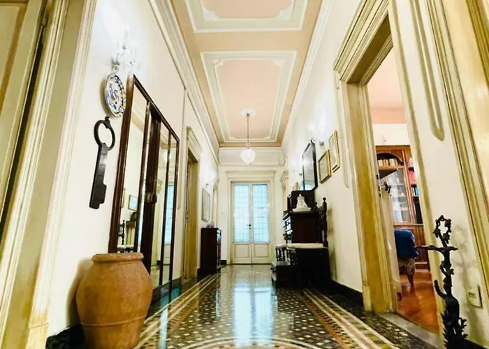 Antiques Lover\'S Flat, Florence