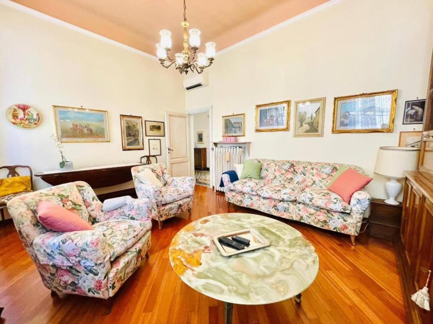Antiques Lover's Flat, * Florencia